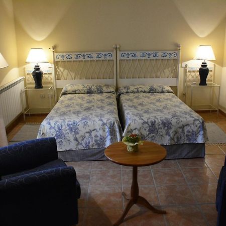 Hostal Rural Cumbres De Castilla Mandayona Exteriör bild