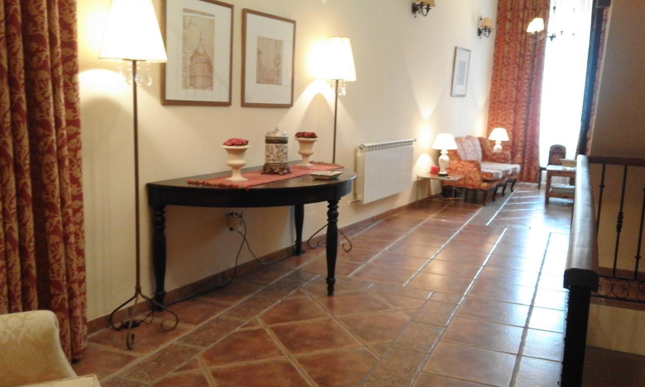 Hostal Rural Cumbres De Castilla Mandayona Exteriör bild