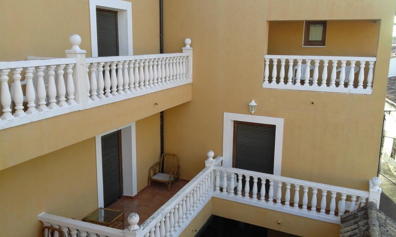 Hostal Rural Cumbres De Castilla Mandayona Exteriör bild