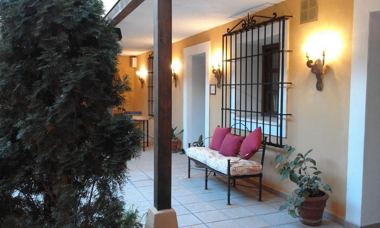 Hostal Rural Cumbres De Castilla Mandayona Exteriör bild