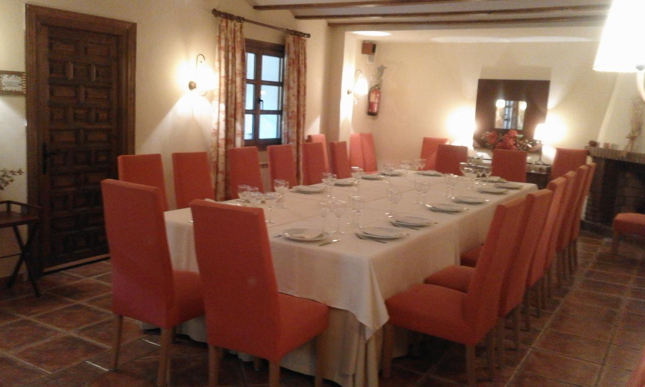 Hostal Rural Cumbres De Castilla Mandayona Exteriör bild