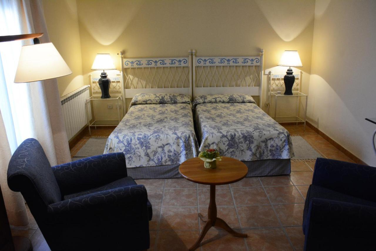 Hostal Rural Cumbres De Castilla Mandayona Exteriör bild